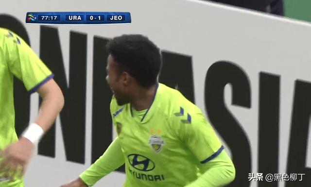  兰斯锋线双星默契连线，精妙配合完成致命一击